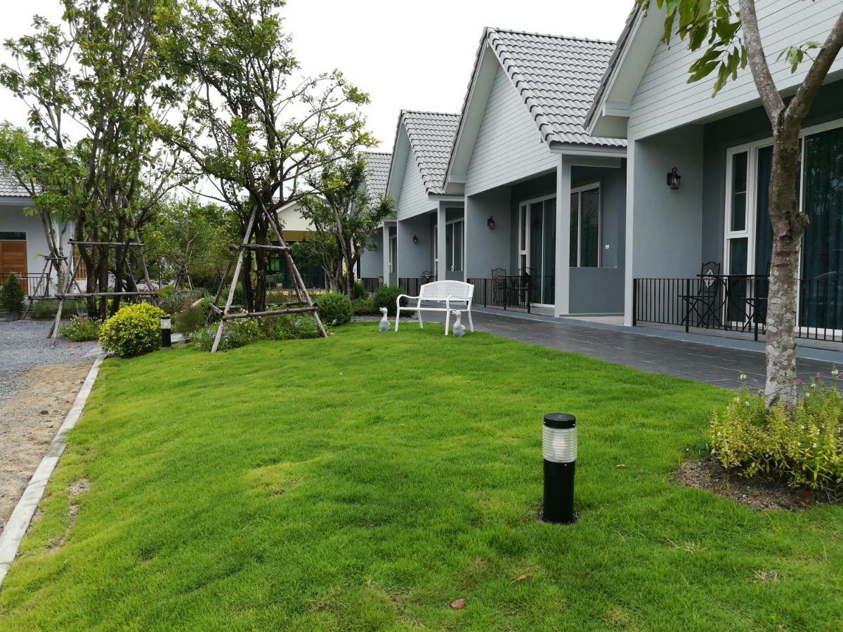 Hotel Baan Phurit Khaoyai à Pak Chong Extérieur photo