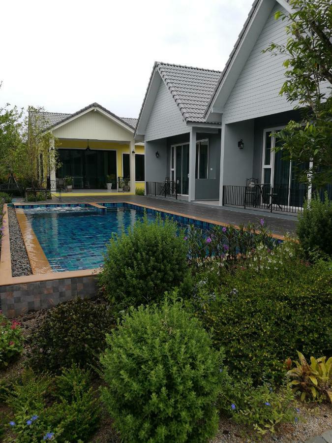 Hotel Baan Phurit Khaoyai à Pak Chong Extérieur photo
